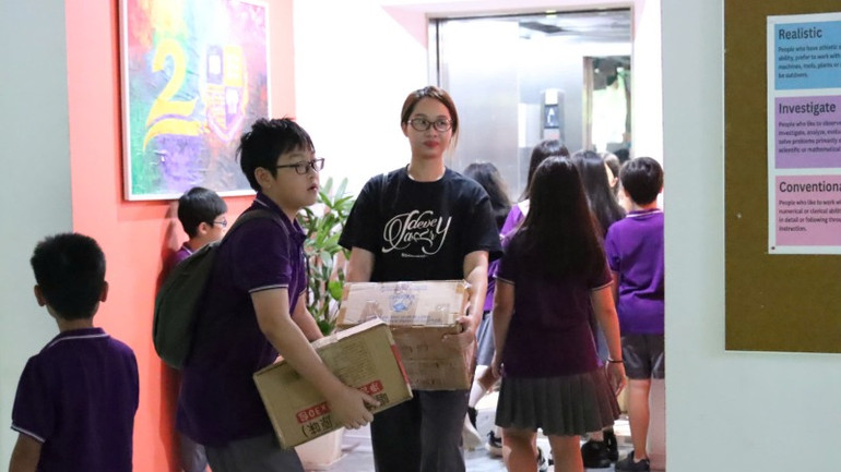 Sự nhiệt tình, hăng hái của học sinh và các thầy cô, phụ huynh.