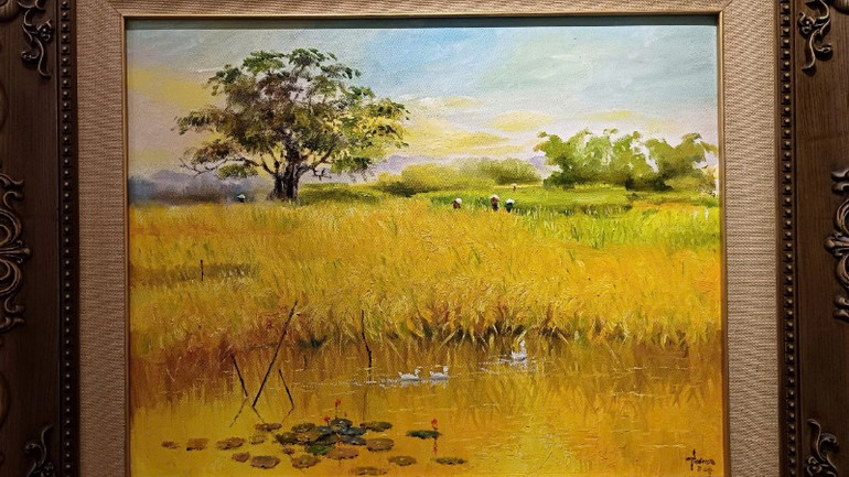 Du khách quốc tế rất thích vẻ mộc mạc, yên bình trong tranh Quỳnh Thơm.