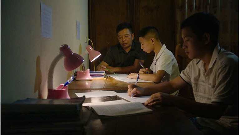 Cảnh trong phim tài liệu "Bên cạnh bố" về đề tài bộ đội biên phòng.