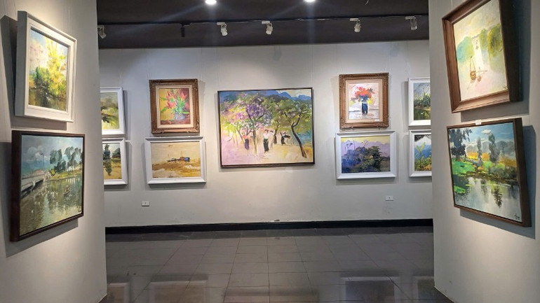 Không gian triển lãm trước giờ khai mạc.