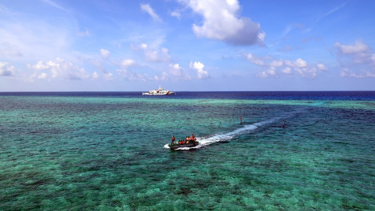 Biển, đảo mang đến nhiều món quà vô giá.