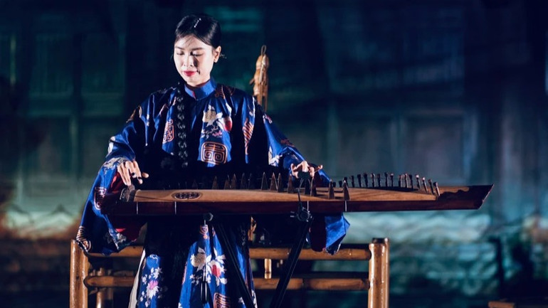 Nữ nhạc sĩ luôn tìm tòi, sáng tạo từ chất liệu văn hóa dân tộc. Nữ nhạc sĩ luôn tìm tòi, sáng tạo từ chất liệu văn hóa dân tộc.