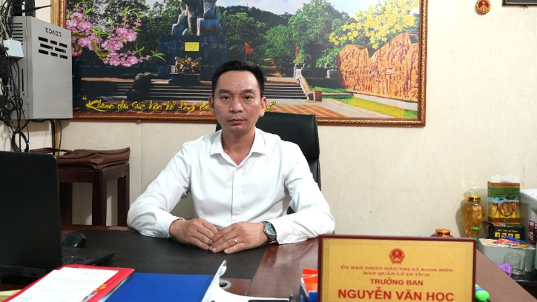 Ông Nguyễn Văn Học - Trưởng Ban Quản lý di tích thị xã Kinh Môn. Ông Nguyễn Văn Học - Trưởng Ban Quản lý di tích thị xã Kinh Môn.