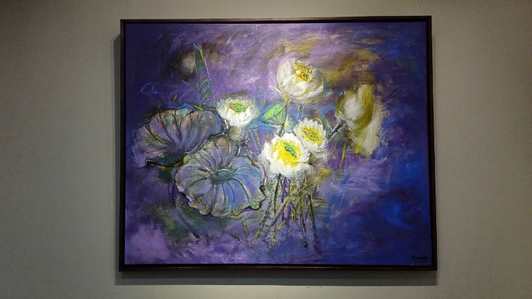 Ngoài sắc vàng quen thuộc, sắc tím ở lần triển lãm này đã mang đến ấn tượng khác biệt.