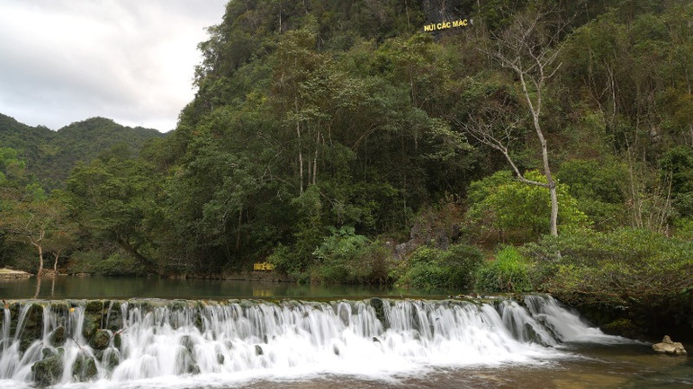 Núi Các-Mác hùng vĩ. Núi Các-Mác hùng vĩ.