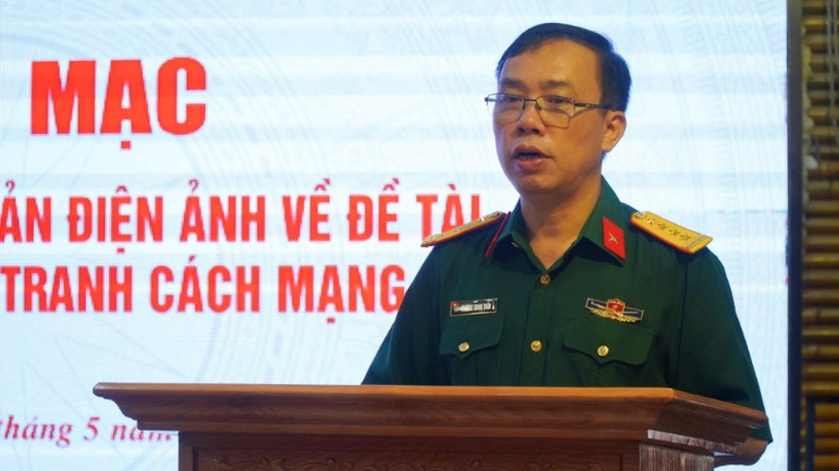 Đại tá Trương Trung Tuấn - Bí thư Đảng ủy, Phó Giám đốc Điện ảnh Quân đội nhân dân phát biểu tại lễ khai mạc trại sáng tác.