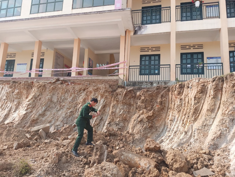 Hiện trường nơi phát hiện quả bom.