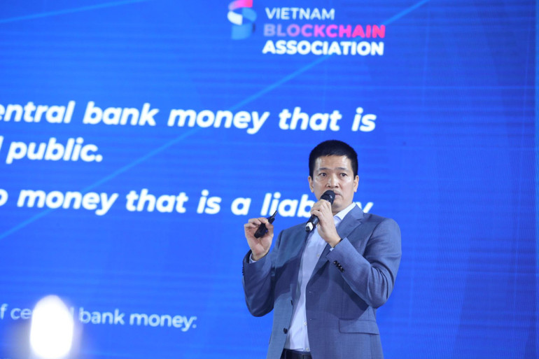 Ông Phan Đức Trung, Phó Chủ tịch Hiệp hội Blockchain Việt Nam phát biểu.