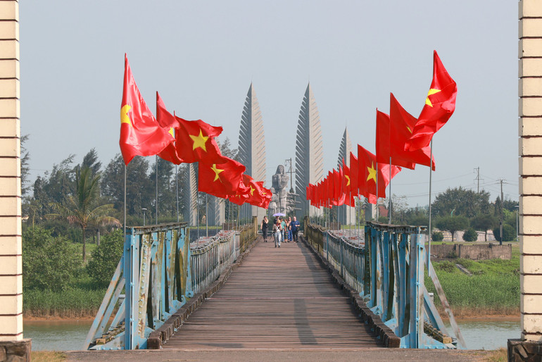 Không khí rộn ràng trước ngày hội thống nhất non sông Không khí rộn ràng trước ngày hội thống nhất non sông