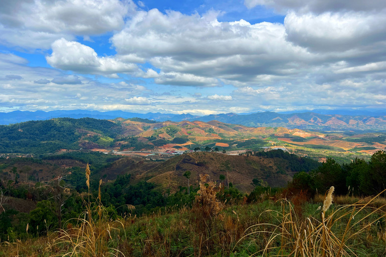 Cảnh đẹp hùng vĩ nơi biên giới.