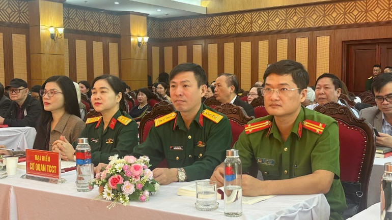 Các đại biểu tham dự hội thảo.