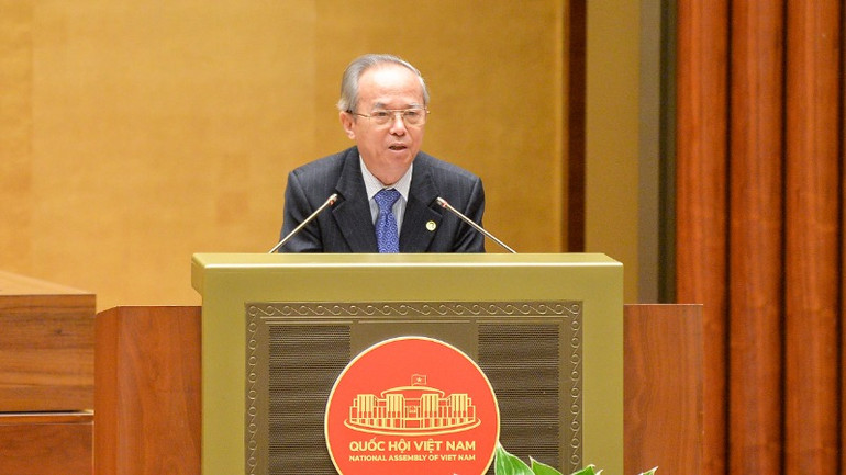 Giáo sư, Tiến sĩ Đinh Xuân Dũng trình bày tham luận tại hội nghị. Giáo sư, Tiến sĩ Đinh Xuân Dũng trình bày tham luận tại hội nghị.