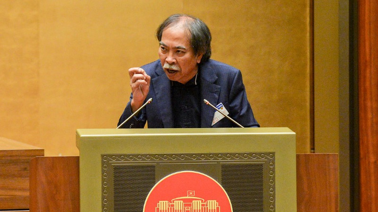 Chủ tịch Hội Nhà văn Việt Nam Nguyễn Quang Thiều chia sẻ tâm huyết về con đường phát triển văn học nghệ thuật nước nhà. Chủ tịch Hội Nhà văn Việt Nam Nguyễn Quang Thiều chia sẻ tâm huyết về con đường phát triển văn học nghệ thuật nước nhà.