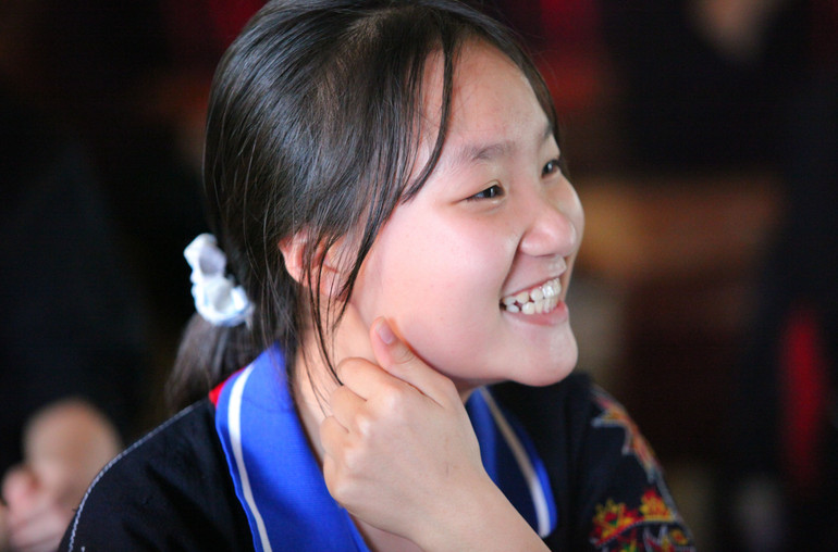 Nụ cười rạng rỡ của nữ sinh khi tham gia chương trình.