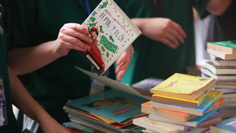 Trong mỗi chương trình, dự án ủng hộ hàng nghìn đầu sách có chọn lọc.