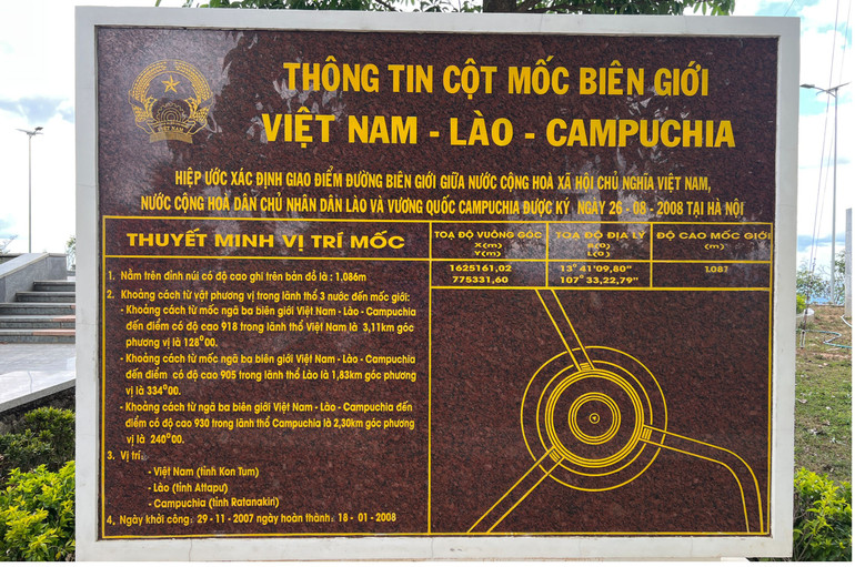 Thông tin về cột mốc biên giới ba nước.