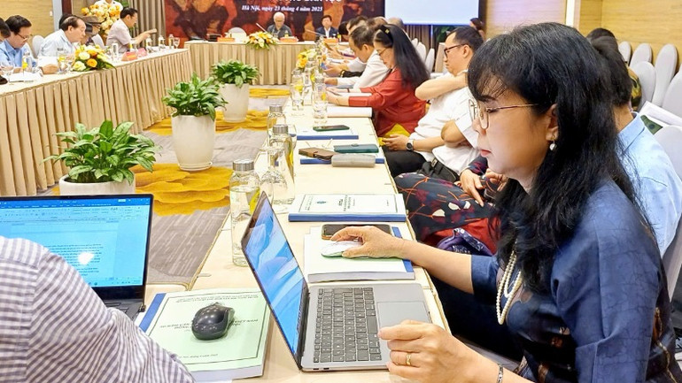 Hội thảo thu hút sự quan tâm và tham dự của đại diện các Hội Văn học nghệ thuật địa phương.