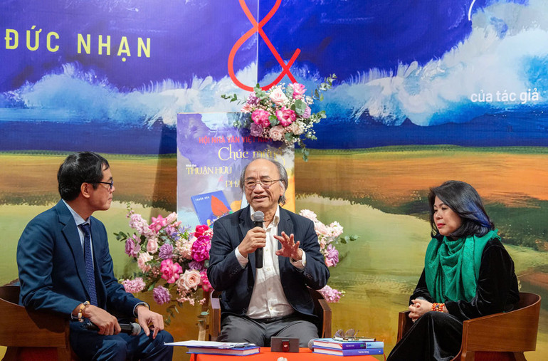 Những cuộc trao đổi tại lễ ra mắt sách giúp công chúng hiểu hơn về tác phẩm. Những cuộc trao đổi tại lễ ra mắt sách giúp công chúng hiểu hơn về tác phẩm.