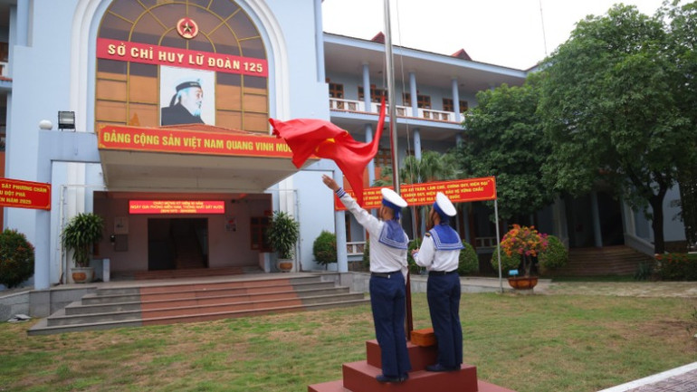 Với người lính, nhiệm vụ bảo vệ Tổ quốc vô cùng thiêng liêng.
