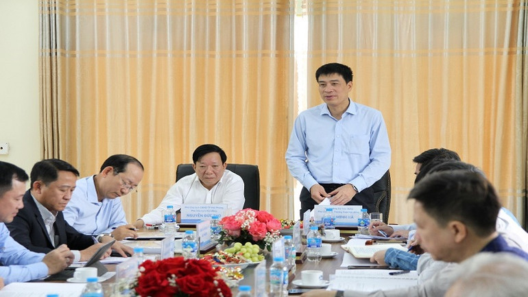 Thứ trưởng Bộ Xây dựng Phạm Minh Hà phát biểu tại cuộc họp Hội đồng.