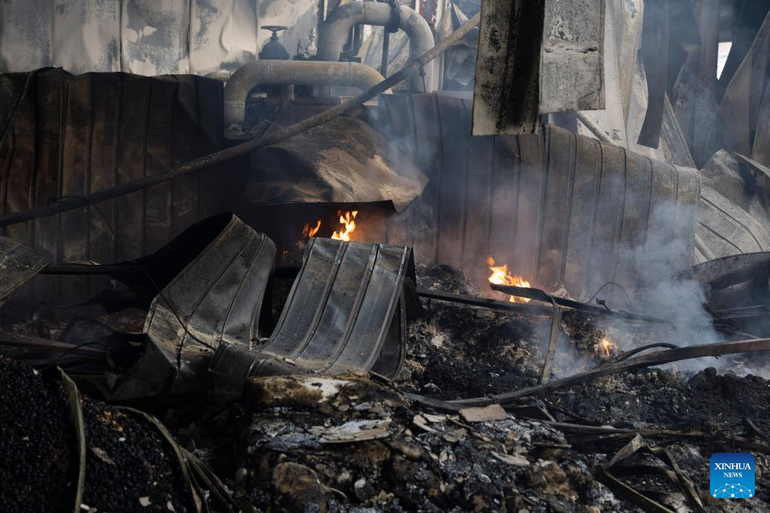 Một tòa nhà bị thiêu rụi bởi cháy rừng tại Khu liên hợp Công-Nông nghiệp Namhu, thành phố Andong, Hàn Quốc. (Ảnh: Tân Hoa xã) Một tòa nhà bị thiêu rụi bởi cháy rừng tại Khu liên hợp Công-Nông nghiệp Namhu, thành phố Andong, Hàn Quốc. (Ảnh: Tân Hoa xã)