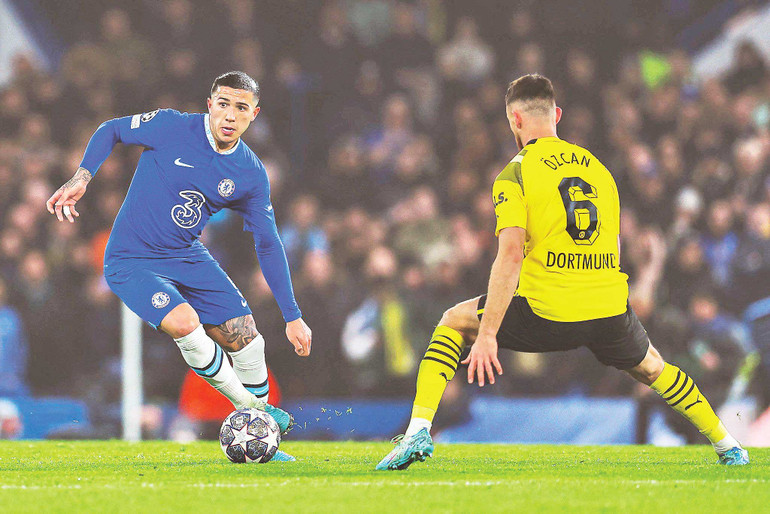 Thương vụ bán Enzo Fernandez cho Chelsea giúp Benfica kiếm món hời lớn.