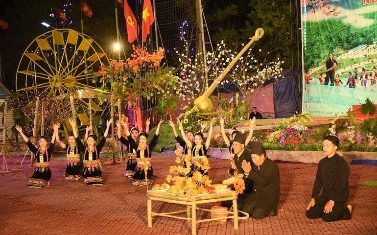 Trình diễn nghi lễ dân gian tại Ngày hội Văn hóa các dân tộc Nậm Pồ.