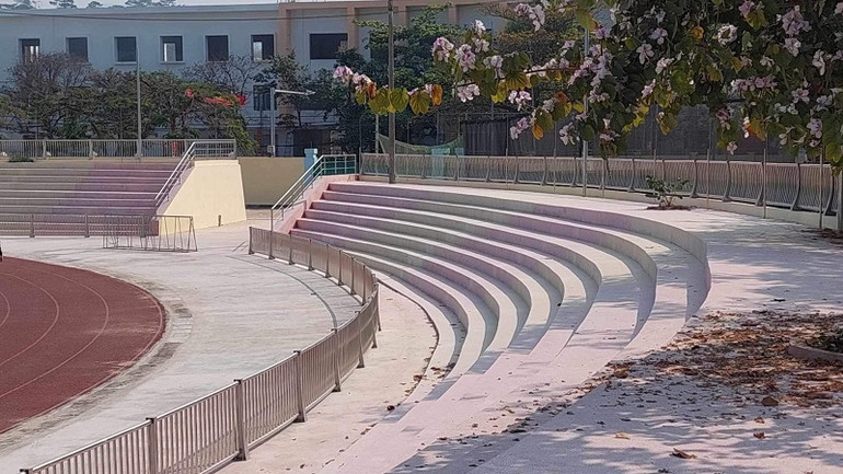 Dự kiến ngày 10/3 sẽ hoàn thiện các phần việc cải tạo, sửa chữa sân vận động.