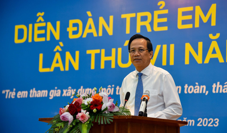 Bộ trưởng Lao động-Thương binh và Xã hội Đào Ngọc Dung chia sẻ tại Diễn đàn. (Ảnh: Nhật Quang) Bộ trưởng Lao động-Thương binh và Xã hội Đào Ngọc Dung chia sẻ tại Diễn đàn. (Ảnh: Nhật Quang)