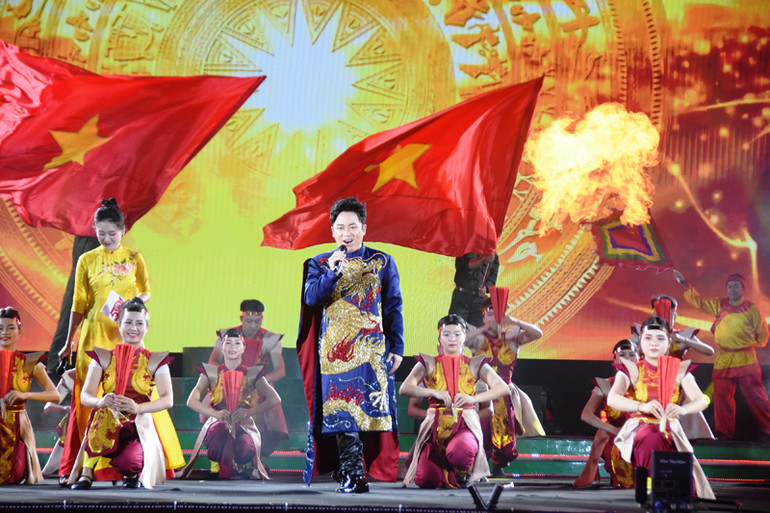 Tiết mục nghệ thuật tại chương trình.