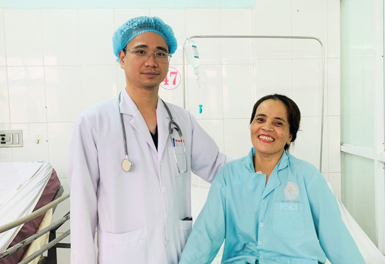 Bệnh nhân hồi phục sau thời gian điều trị viêm cơ tim tối cấp bằng kỹ thuật tim phổi nhân tạo.