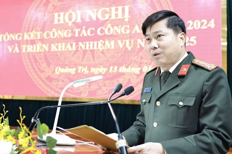 Đại tá Vũ Văn Đấu, Giám đốc Công an Quảng Trị phát biểu khai mạc hội nghị.