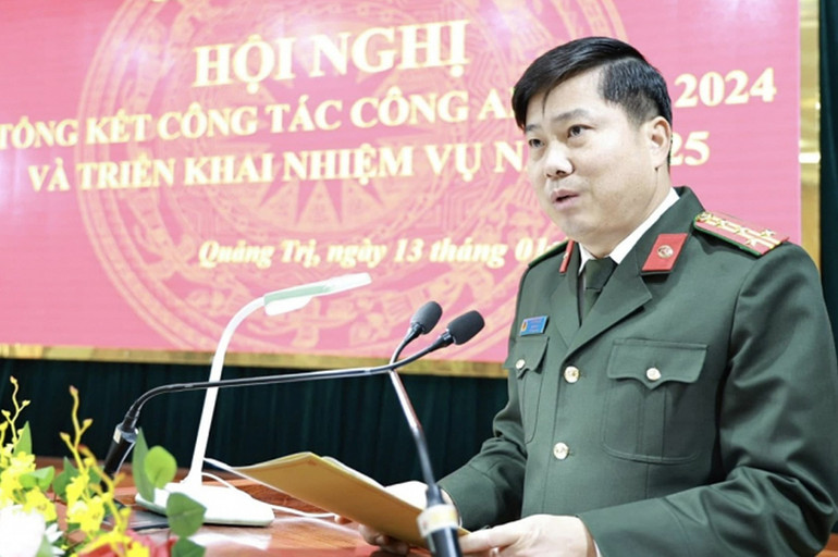 Đại tá Vũ Văn Đấu, Giám đốc Công an Quảng Trị phát biểu khai mạc hội nghị.