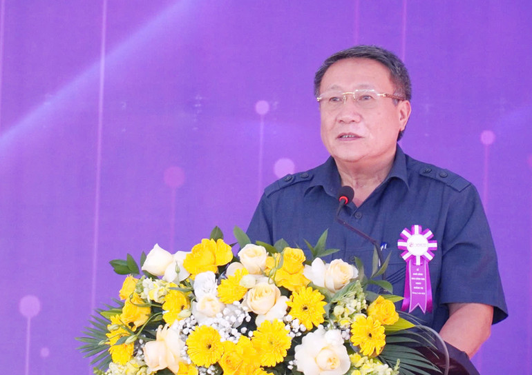 Quyền Chủ tịch Ủy ban nhân dân tỉnh Quảng Trị Hà Sỹ Đồng phát biểu đề nghị nhà đầu tư đẩy nhanh tiến độ.