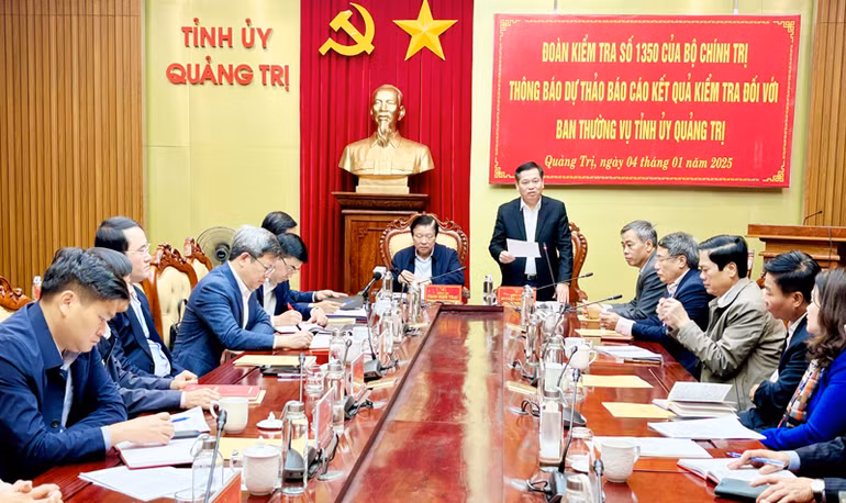 Đồng chí Nguyễn Long Hải, Ủy viên Dự khuyết Trung ương Đảng, Bí thư Tỉnh ủy Quảng Trị, tiếp thu những kiến nghị của Đoàn kiểm tra.