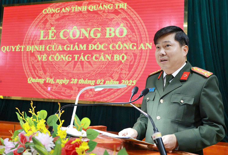 Đại tá Vũ Văn Đấu phát biểu tại buổi lễ.