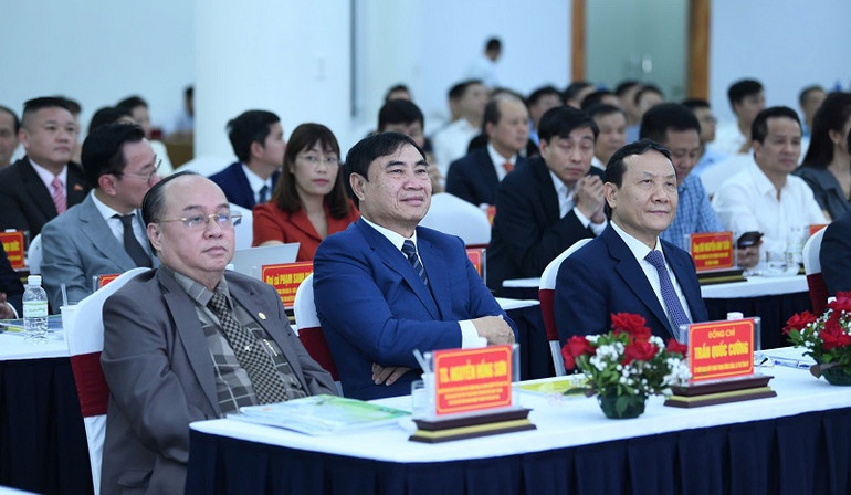 Đại biểu dự Hội thảo quốc tế xúc tiến đầu tư, thương mại và du lịch tại Điện Biên.