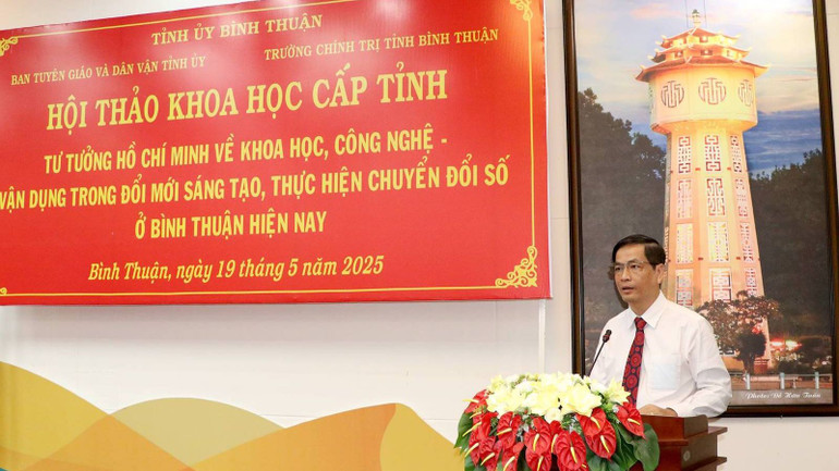 Đồng chí Võ Thanh Bình, Trưởng Ban Tuyên giáo và Dân vận Tỉnh ủy Bình Thuận phát biểu.