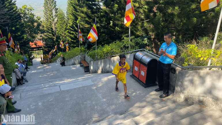 Vận động viên được xem nhỏ tuổi nhất. Vận động viên được xem nhỏ tuổi nhất.