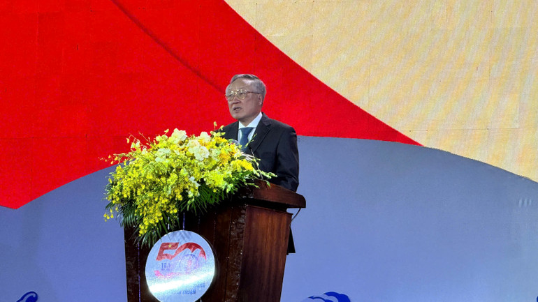 Đồng chí Nguyễn Hoà Bình, Phó Thủ tướng Thường trực Chính phủ phát biểu