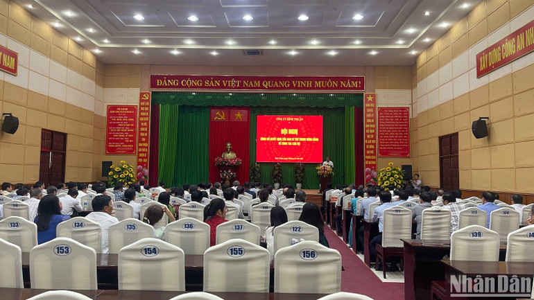 Nhiều đại biểu tham dự hội nghị. Nhiều đại biểu tham dự hội nghị.