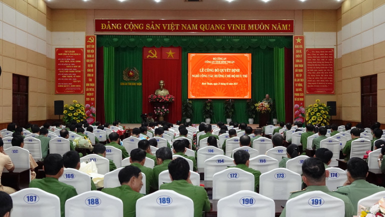 Toàn cảnh hội nghị.
