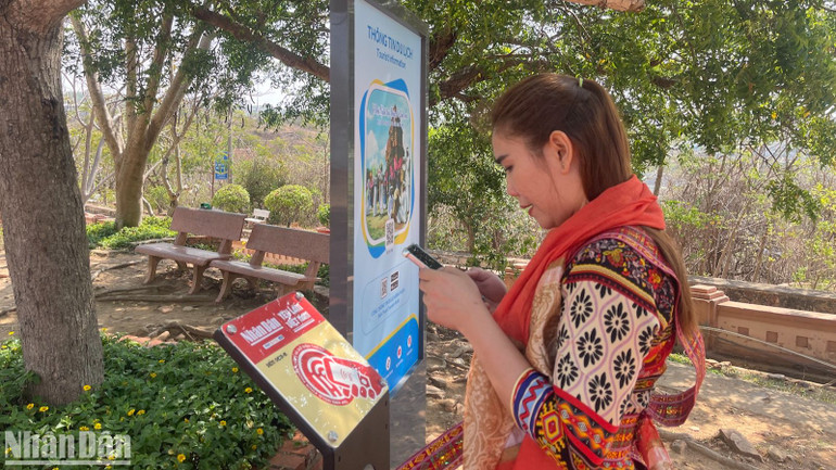 Du khách hào hứng đăng ảnh trên "Yêu lắm Việt Nam".