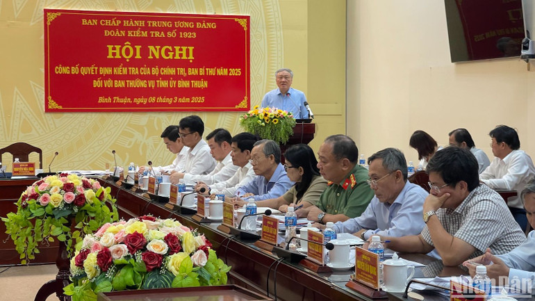 Đồng chí Nguyễn Hòa Bình, Phó Thủ tướng Thường trực Chính phủ kết luận hội nghị.