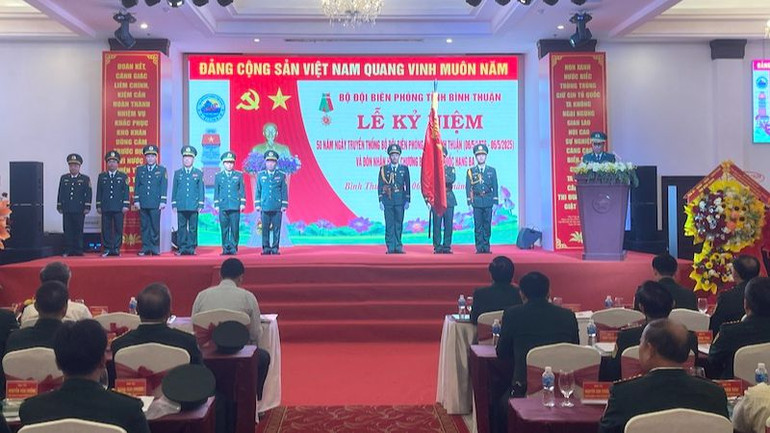 Bộ đội Biên phòng tỉnh Bình Thuận vinh dự được Chủ tịch nước ký quyết định tặng thưởng Huân chương Bảo vệ Tổ quốc hạng Ba.