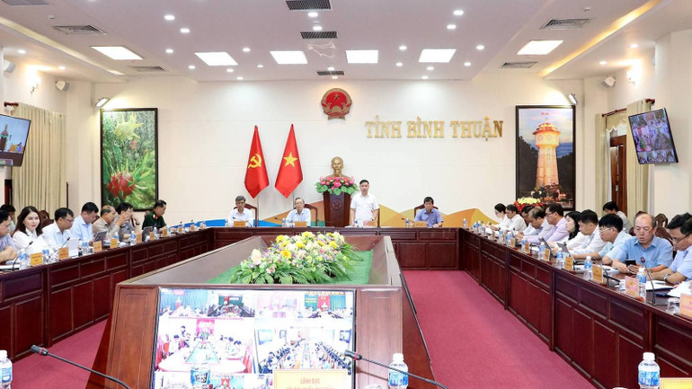 Quang cảnh cuộc họp.