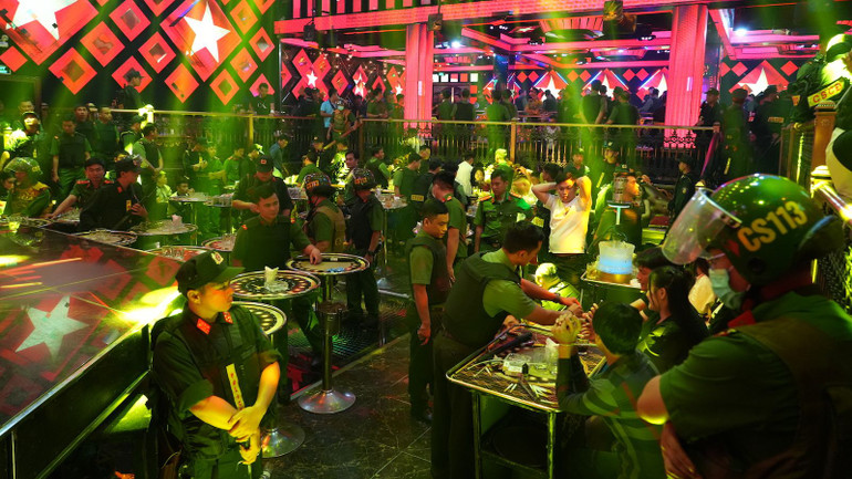 Qua test nhanh ma túy có đến 42 người dương tính với chất ma túy.