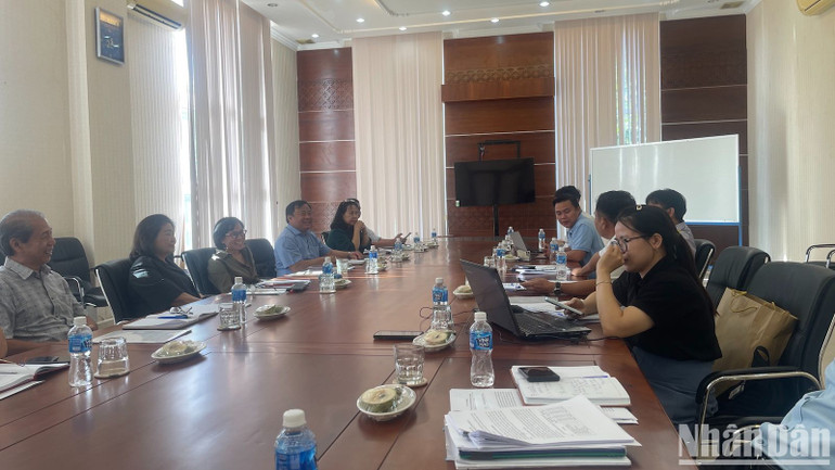 Ban quản lý các Khu công nghiệp tỉnh Bình Thuận gặp mặt nhà đầu tư để thúc đẩy tiến độ đầu tư Khu công nghiệp Hàm Kiệm II.