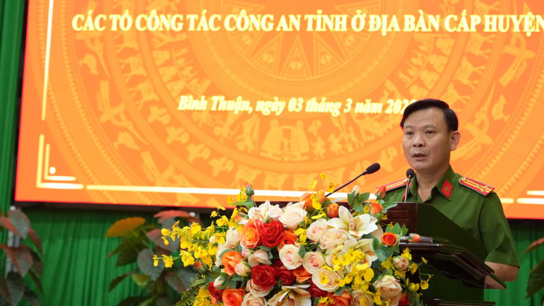 Thượng tá Ung Chiêu Thành, Chánh Văn phòng Cơ quan Cảnh sát điều tra Công an tỉnh, công bố quy chế làm việc tạm thời của các tổ công tác.