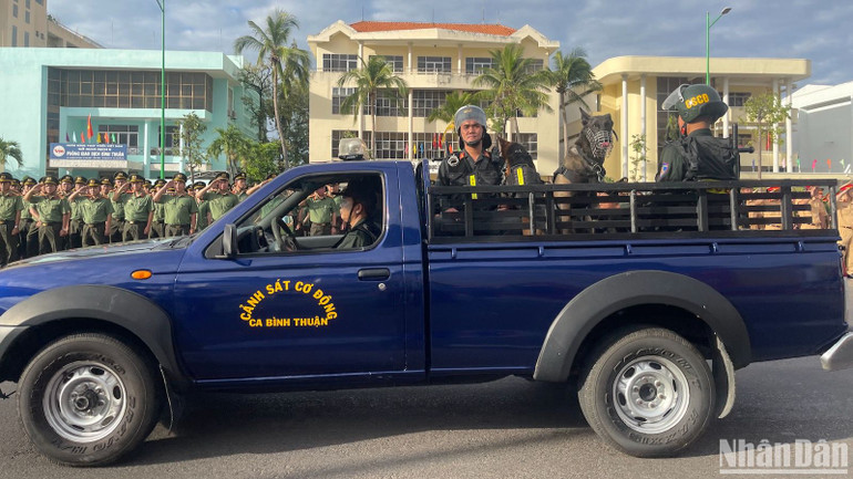 Huy động tối đa lực lượng, phương tiện đồng loạt ra quân tấn công mạnh mẽ các loại tội phạm.